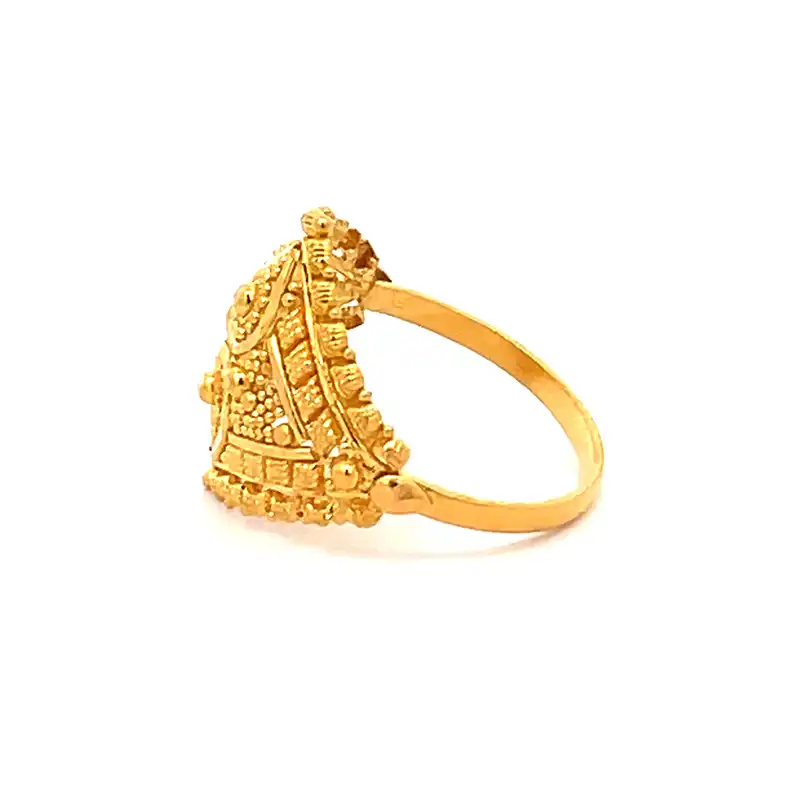 A floral renion - 22 Karat Yellow Gold Ring